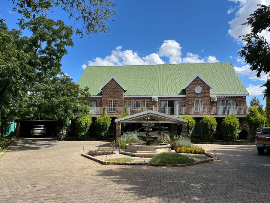 6 Bedroom Property for Sale in Bainsvlei Free State
